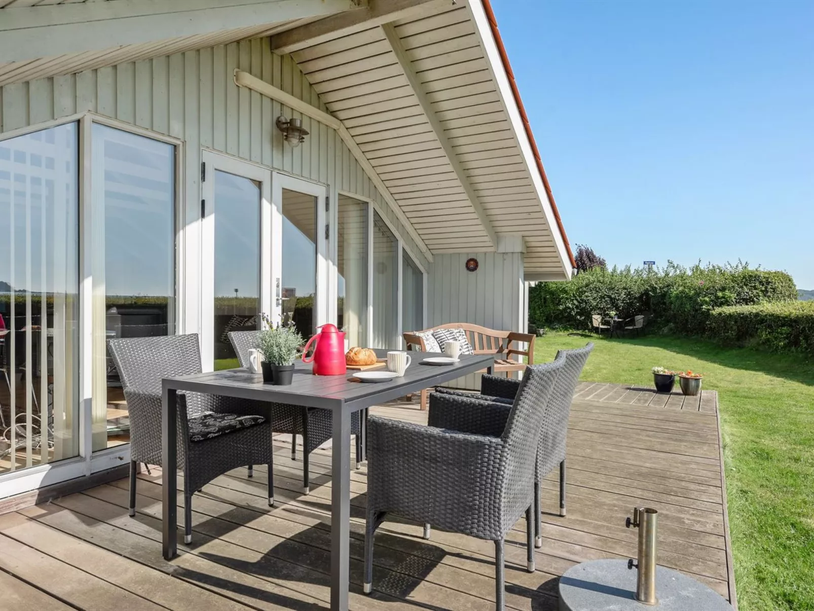 "Katrina" - 50m to the fjord-Buiten