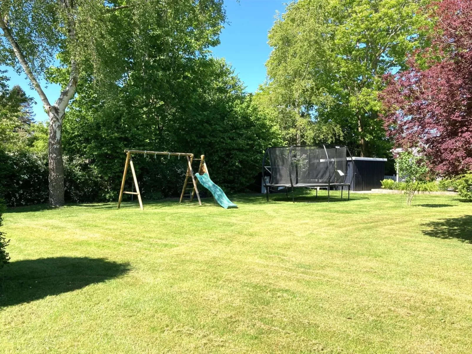 "Jeip" - 400m to the fjord-Buiten