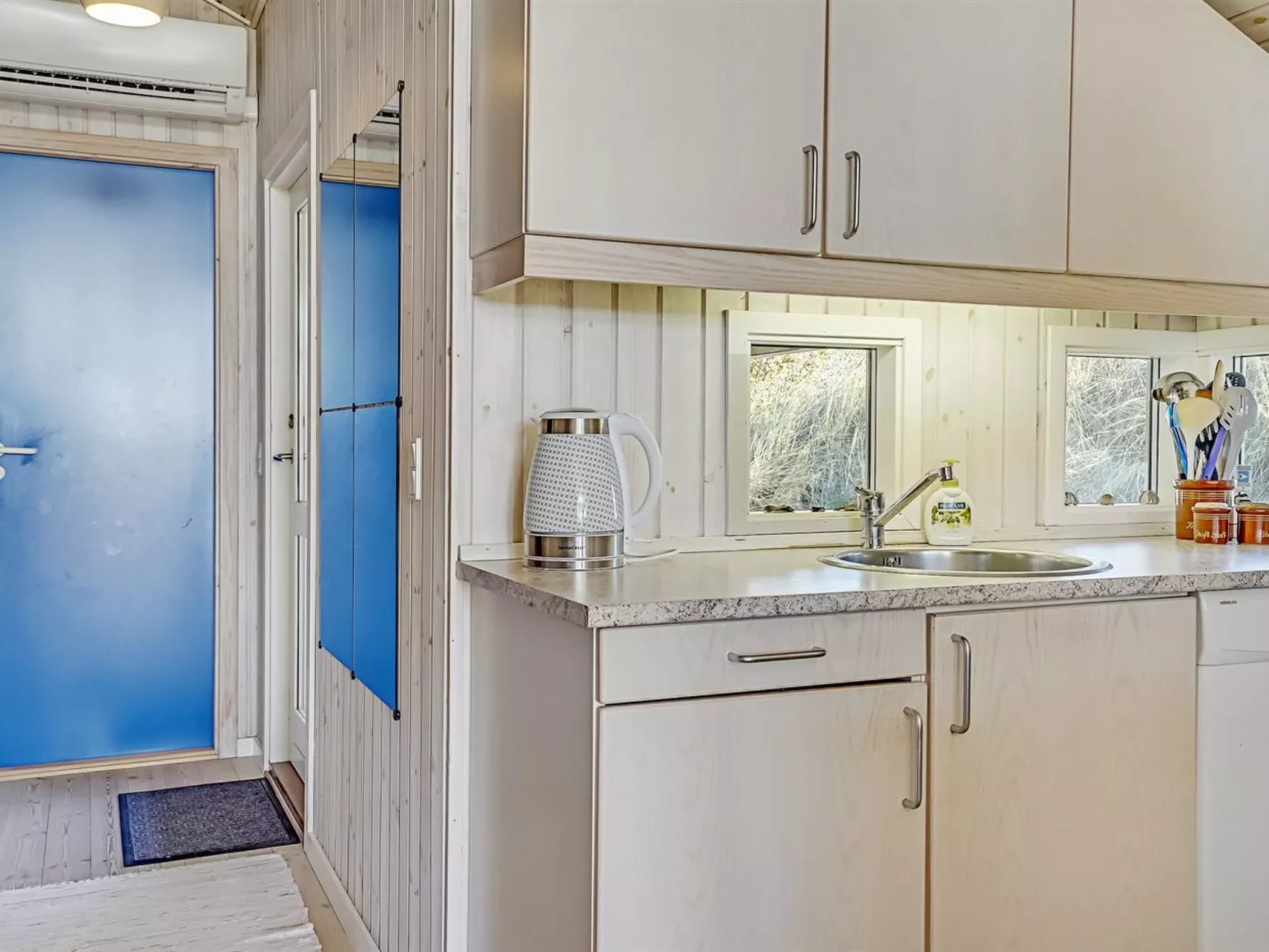 "Matias" - 150m from the sea-Binnen