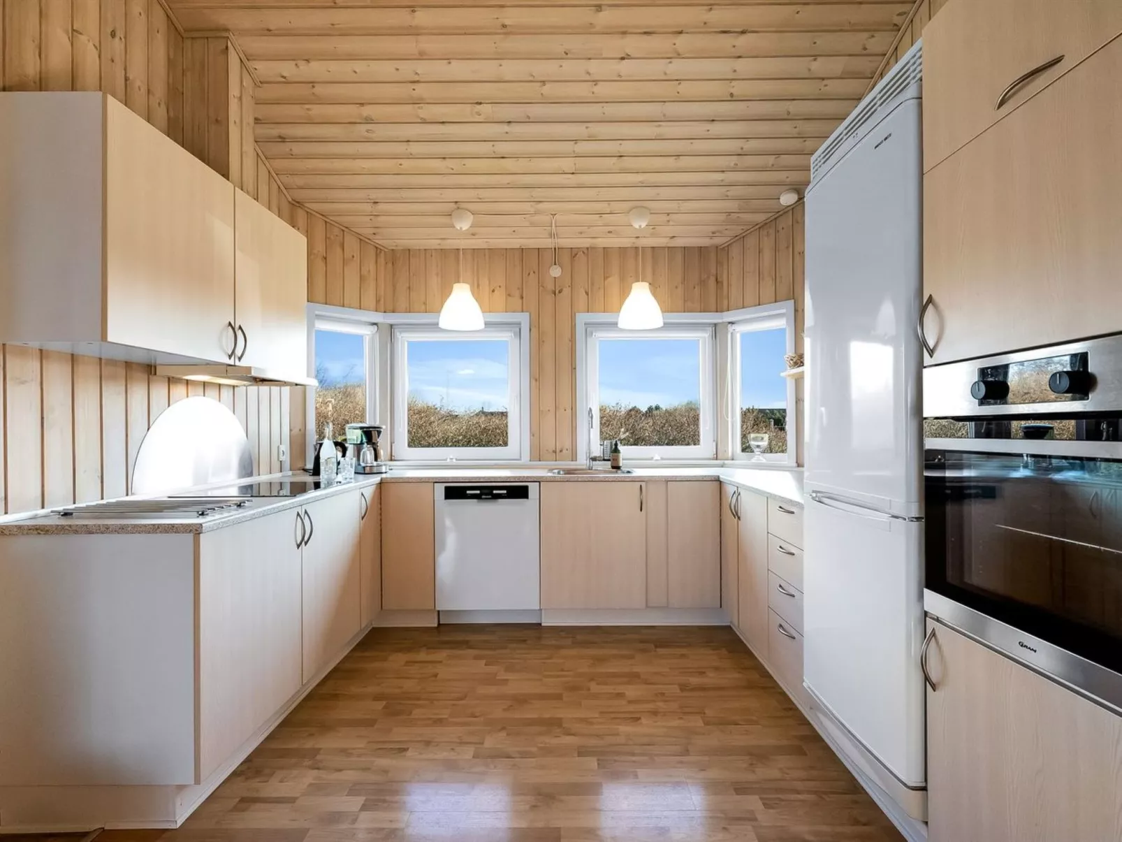 "Ellis" - 700m to the fjord-Binnen