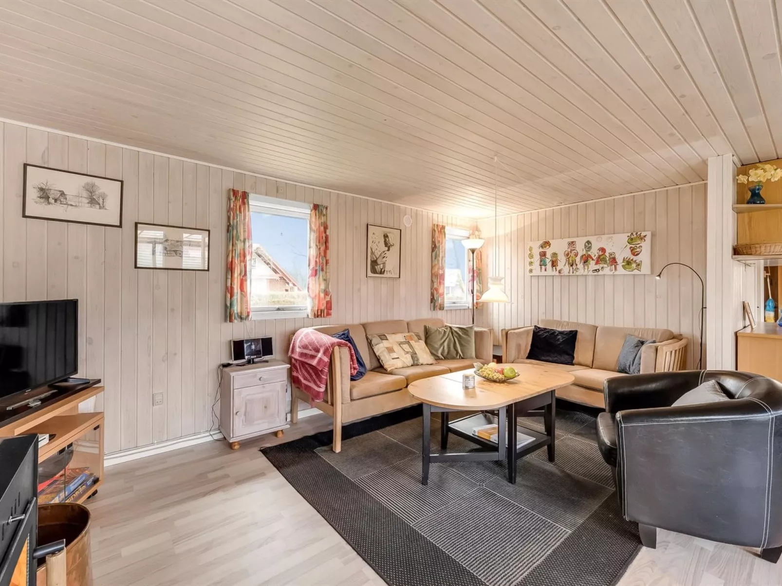 "Hoghni" - 850m to the fjord-Binnen