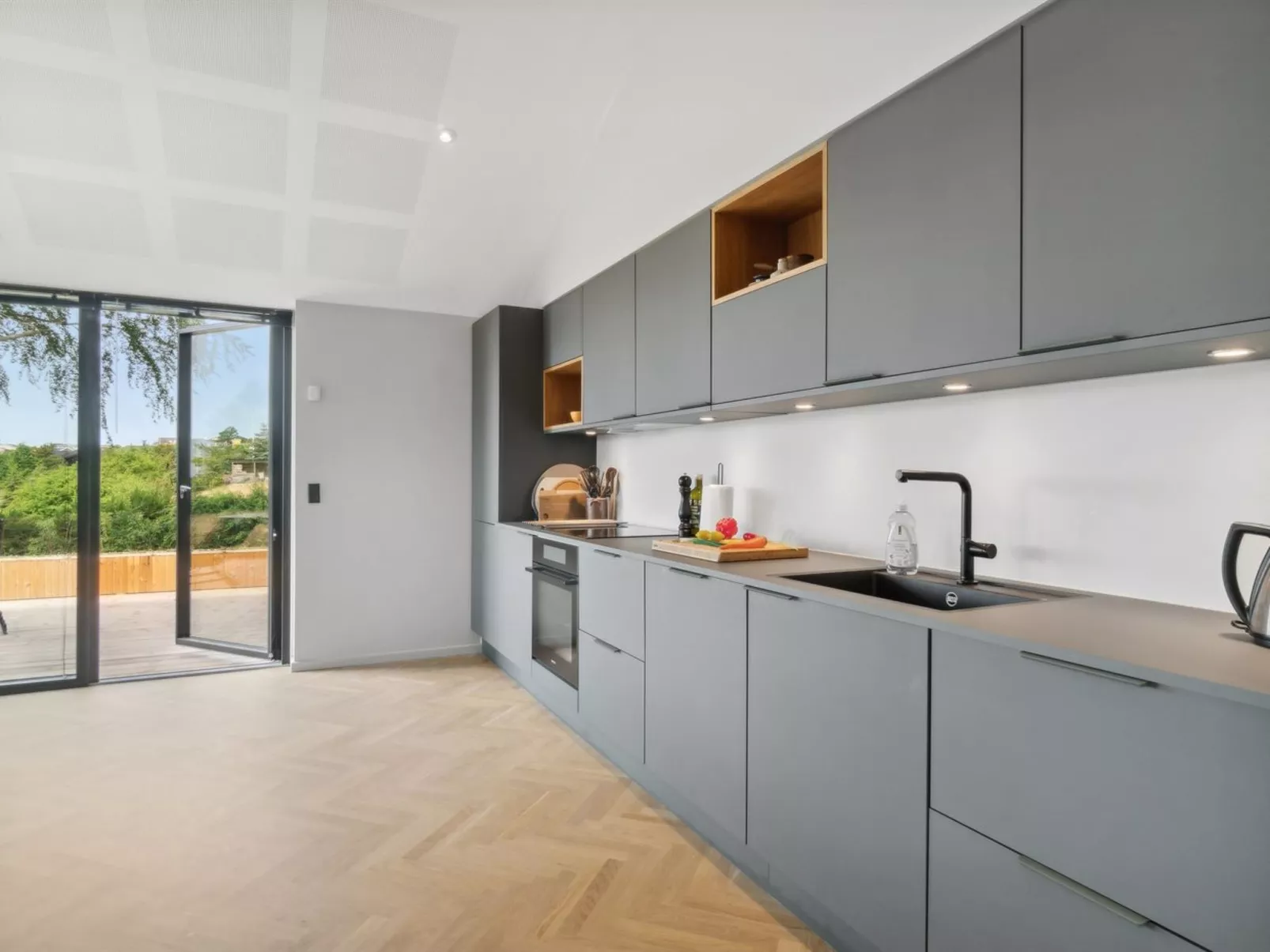 "Edina" - 350m from the sea-Binnen