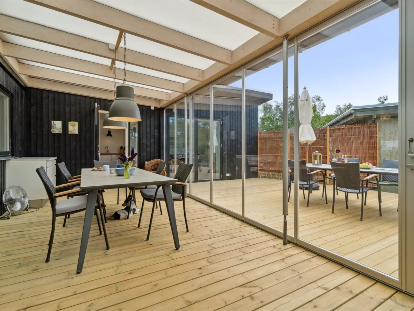 "Randulf" - 250m from the sea-Binnen