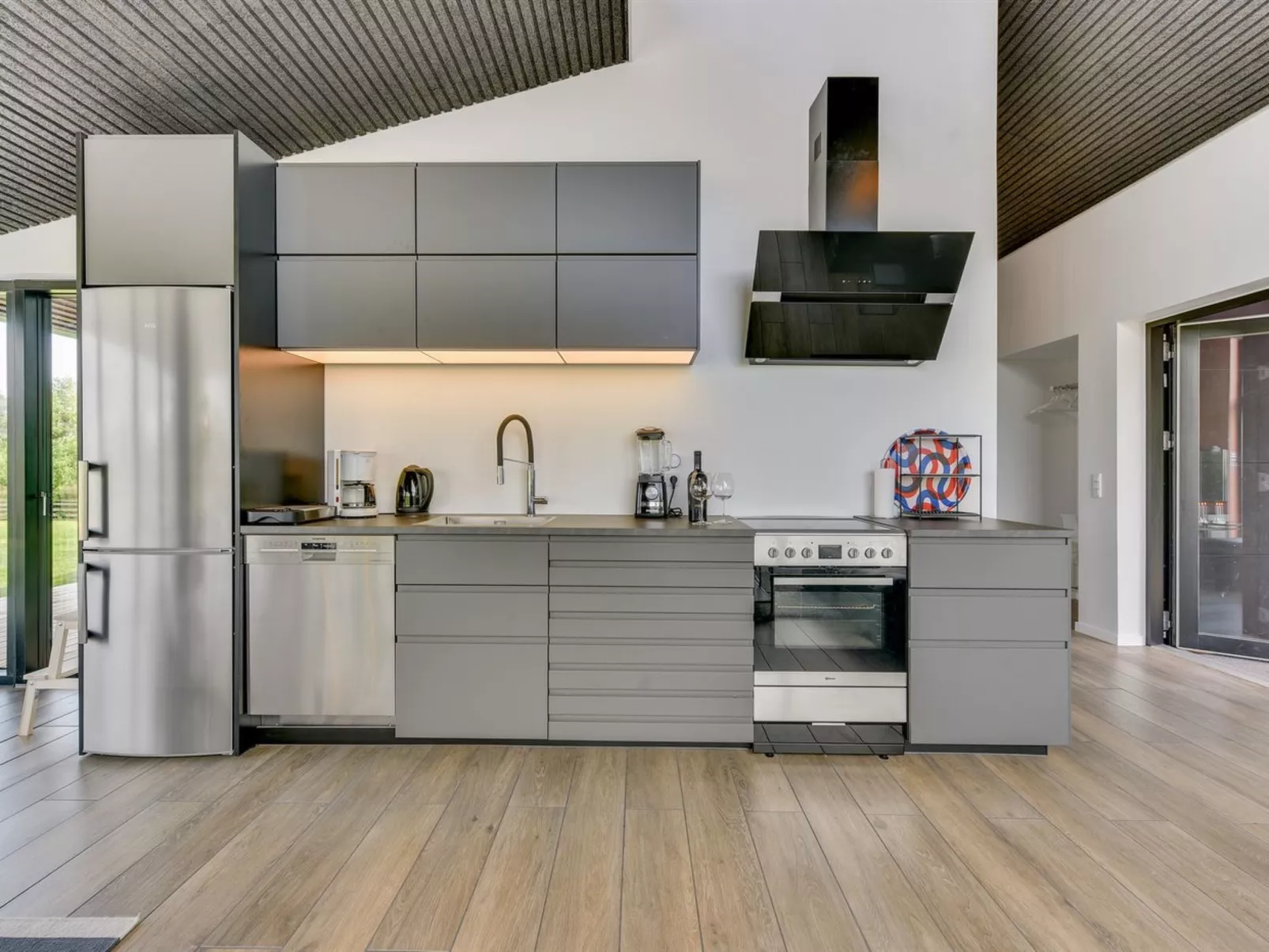 "Emilie" - 250m to the fjord-Binnen