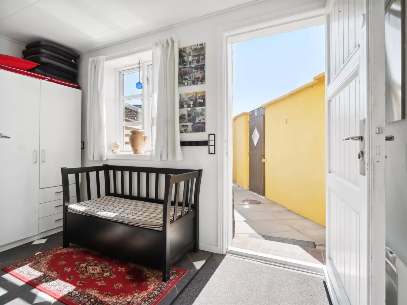 "Dagne" - 400m from the sea-Binnen