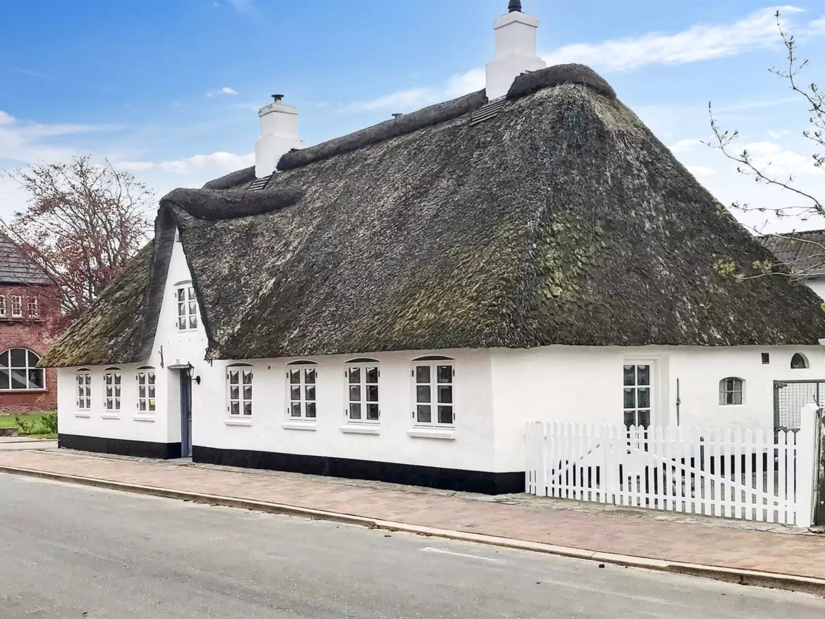 "Maelle" - 25km from the sea-Buiten