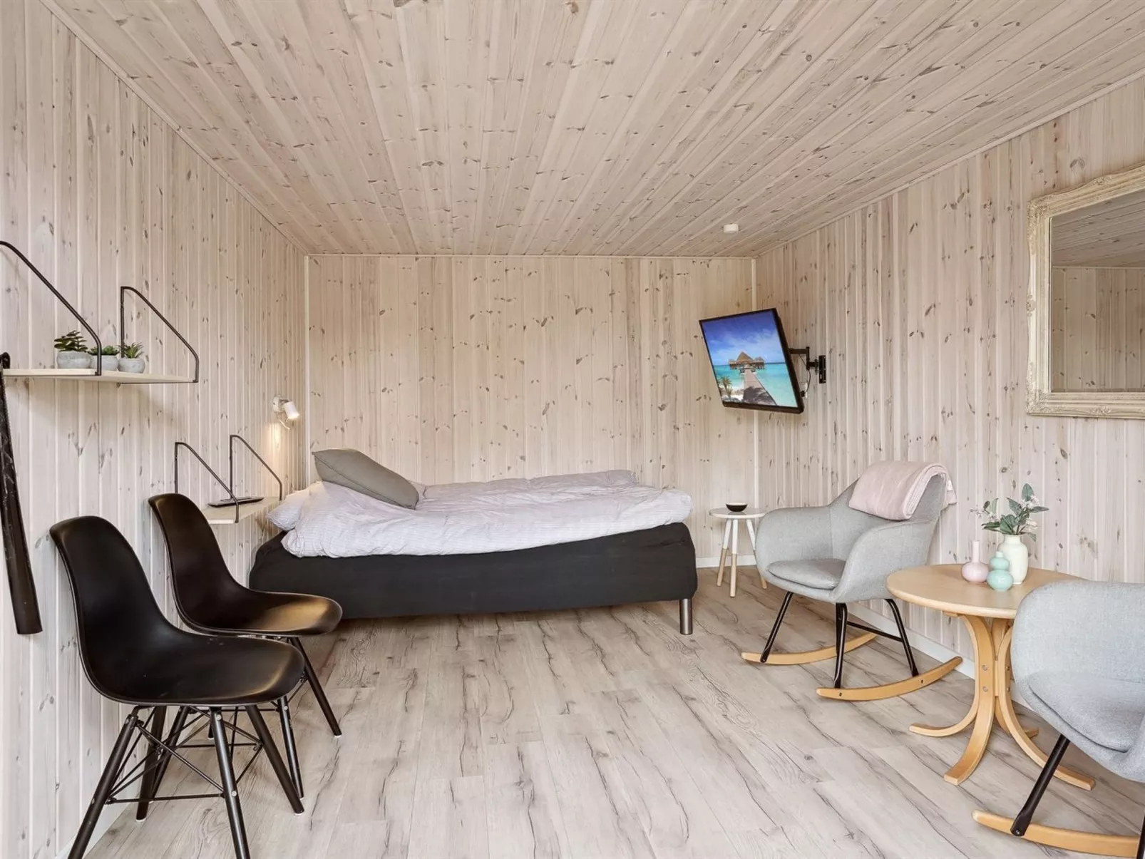 "Sylvi" - 750m from the sea-Binnen