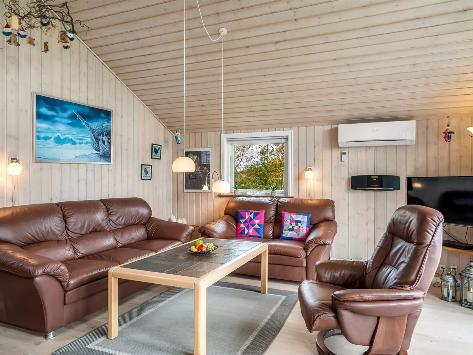 "Lillemor" - 800m to the fjord-Binnen