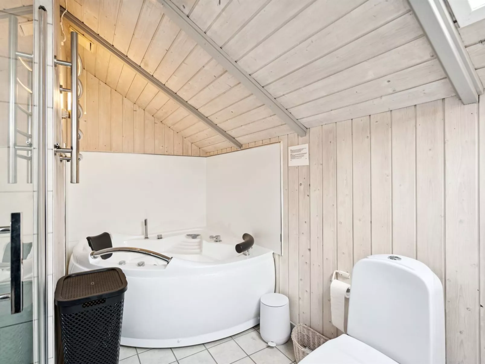 "Algut" - 75m from the sea-Binnen