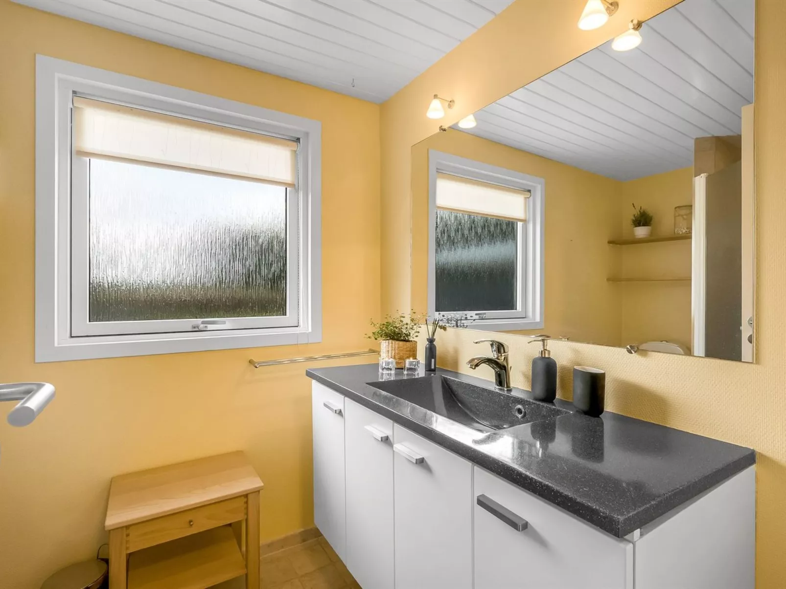 "Waghn" - 800m to the fjord-Binnen