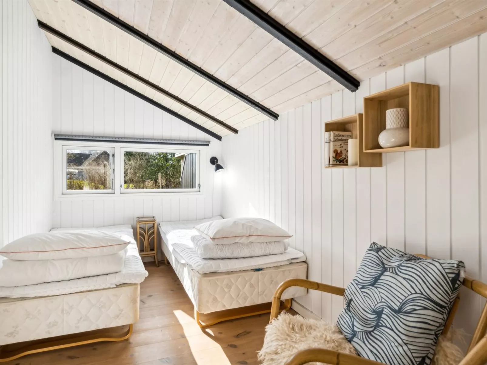 "Myra" - 425m from the sea-Binnen