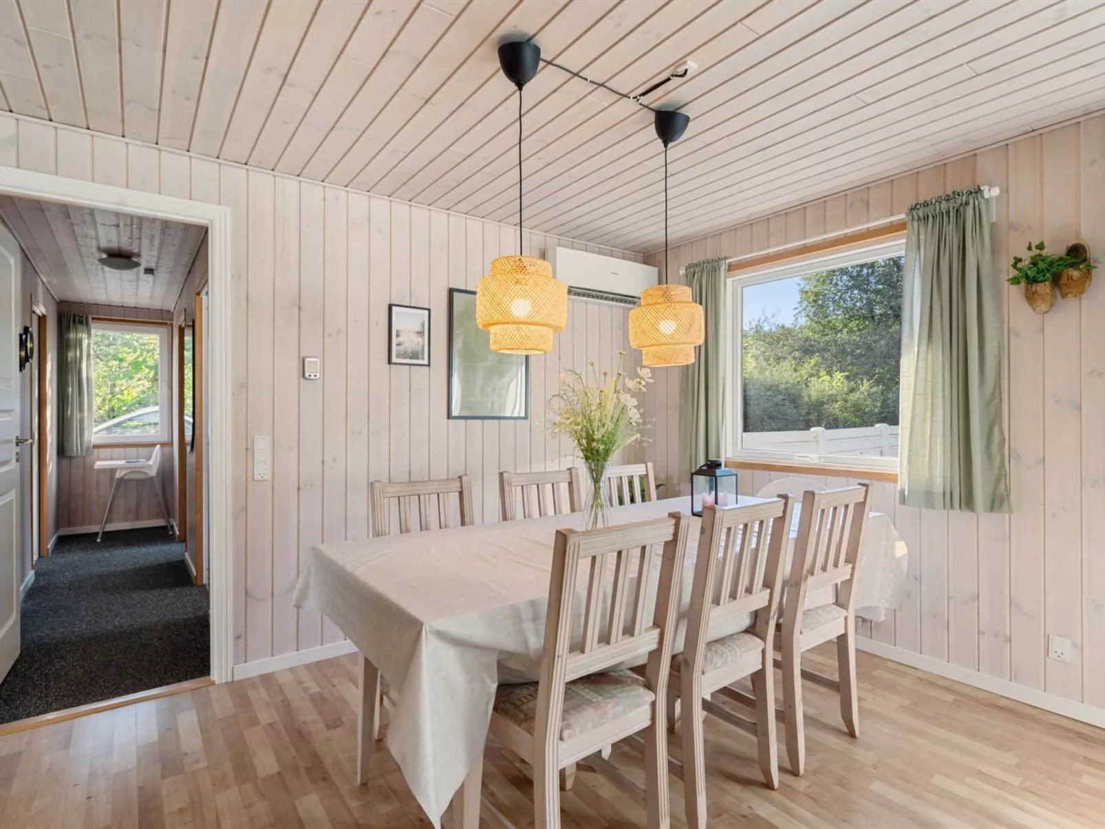 "Viljo" - 30km from the sea-Binnen