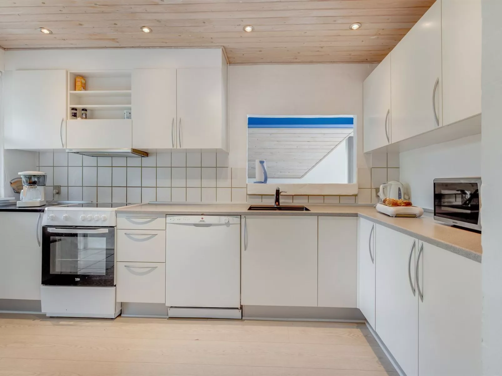 "Tabithe" - 2.2km from the sea-Binnen