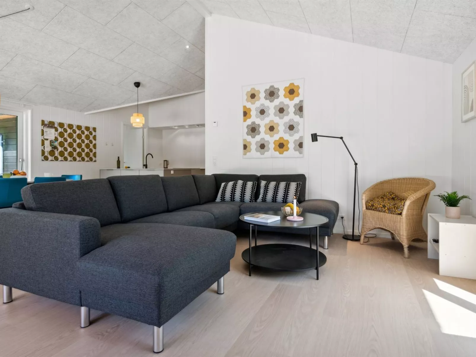 "Nicolas" - 500m from the sea-Binnen