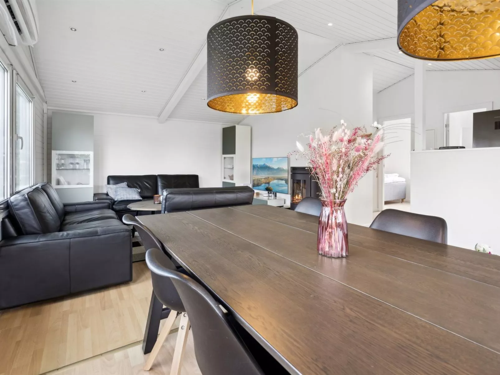 "Safina" - 100m from the sea-Binnen