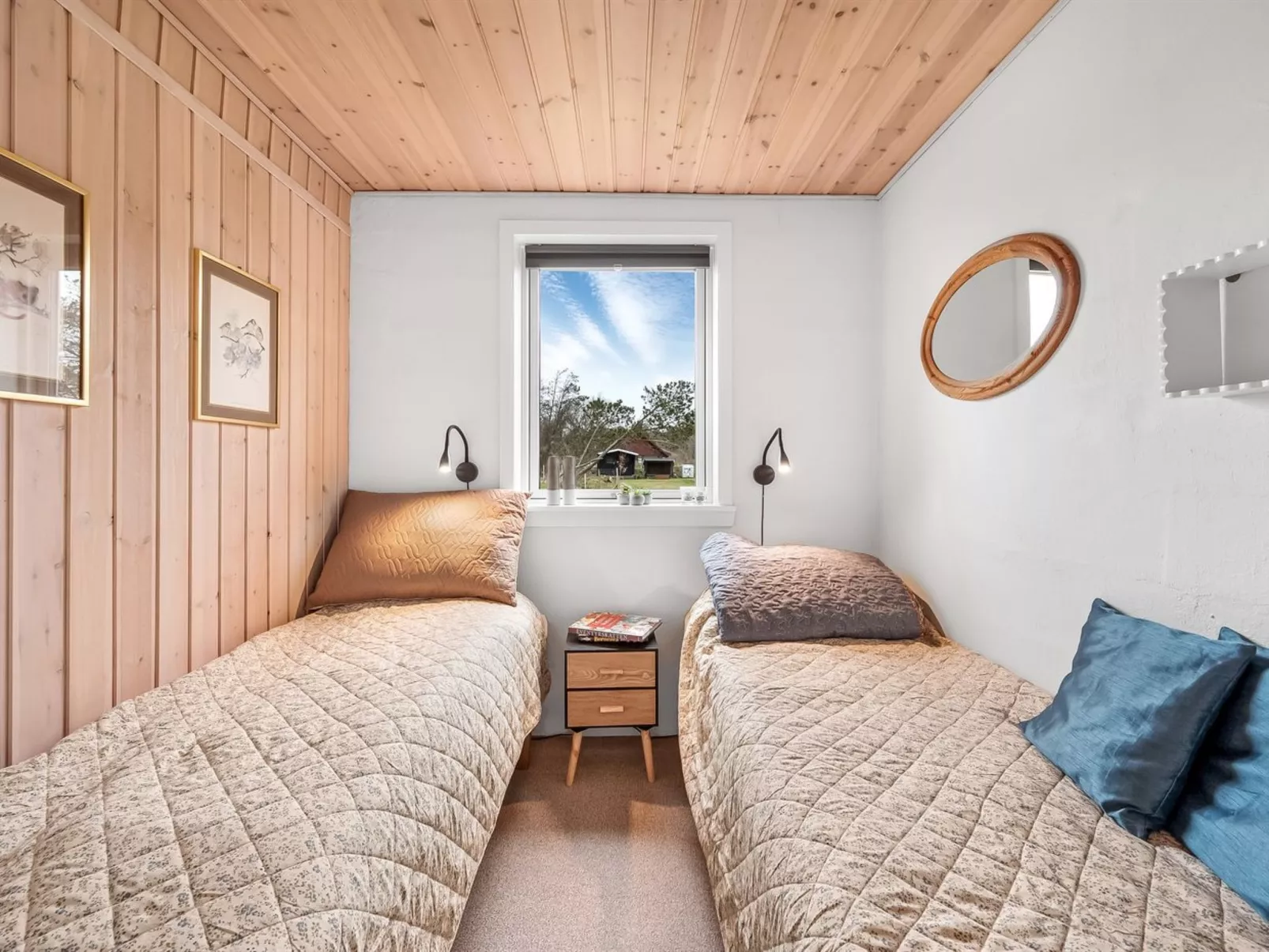 "Moreen" - 200m to the fjord-Binnen