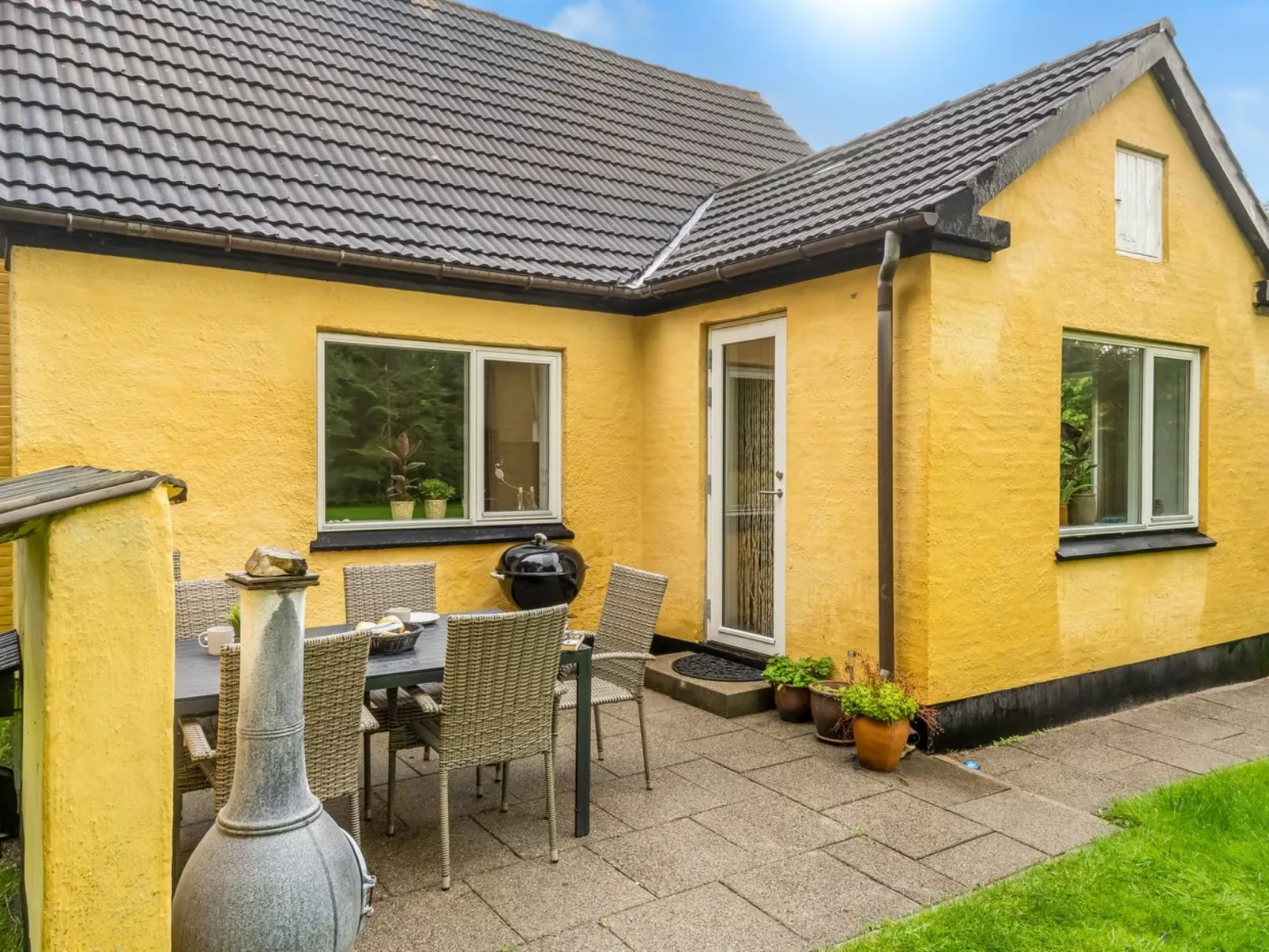 "Birtir" - 750m from the sea-Buiten