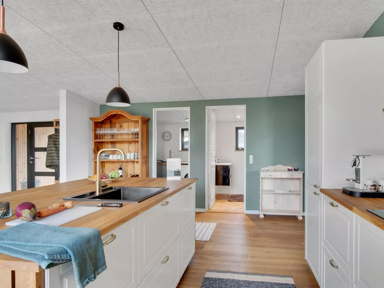 "Sune" - 175m from the sea-Binnen