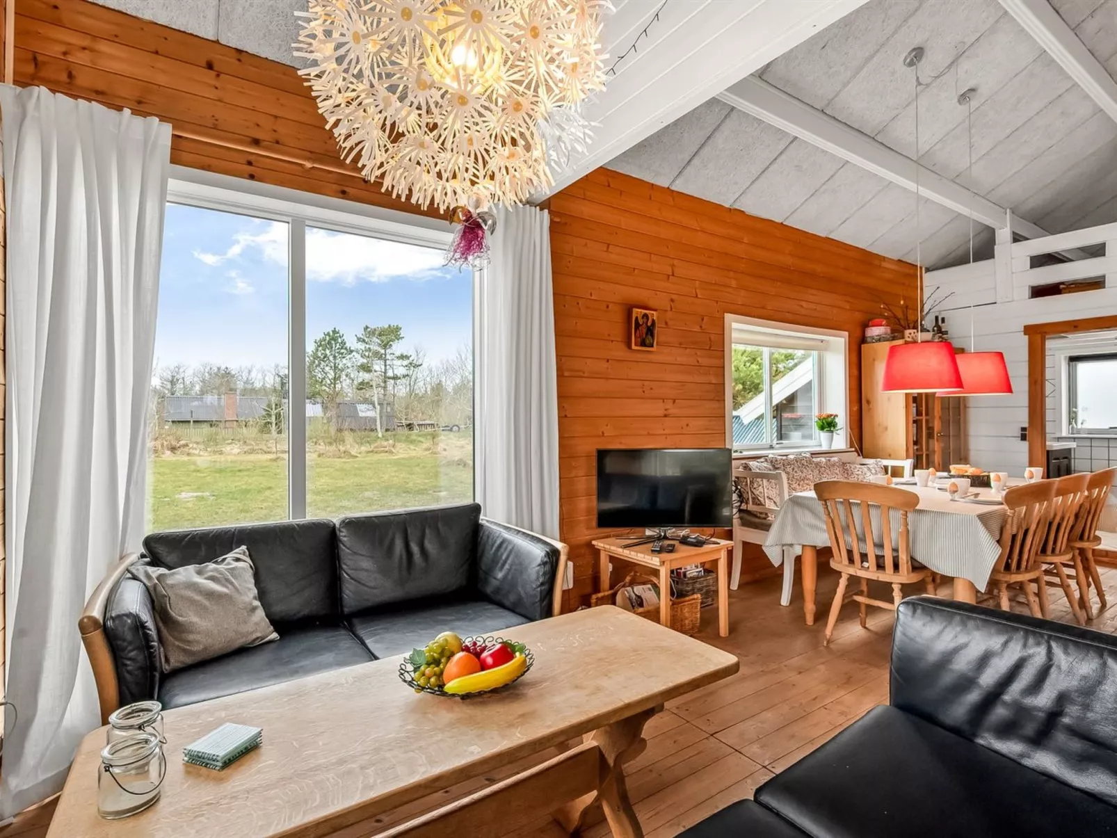 "Oddger" - 250m to the fjord-Binnen