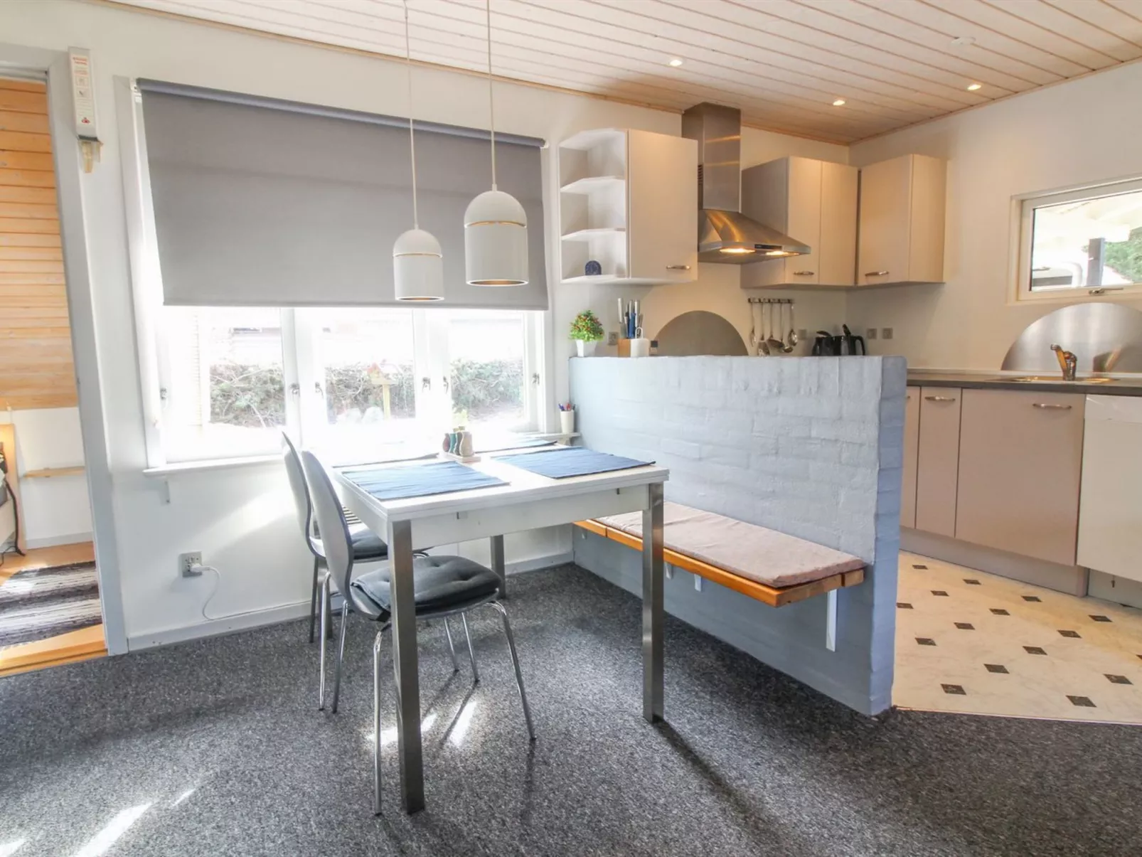 "Augustine" - 1.6km from the sea-Binnen