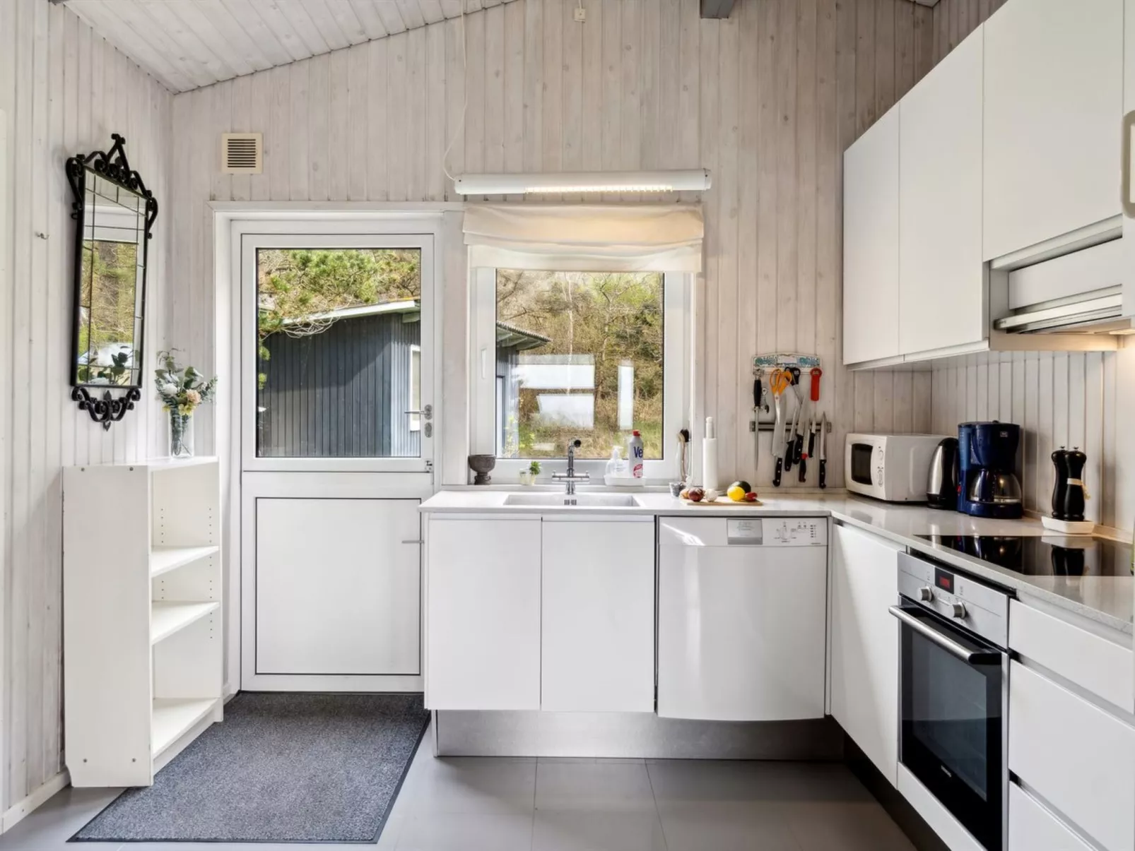 "Marius" - 30m from the sea-Binnen