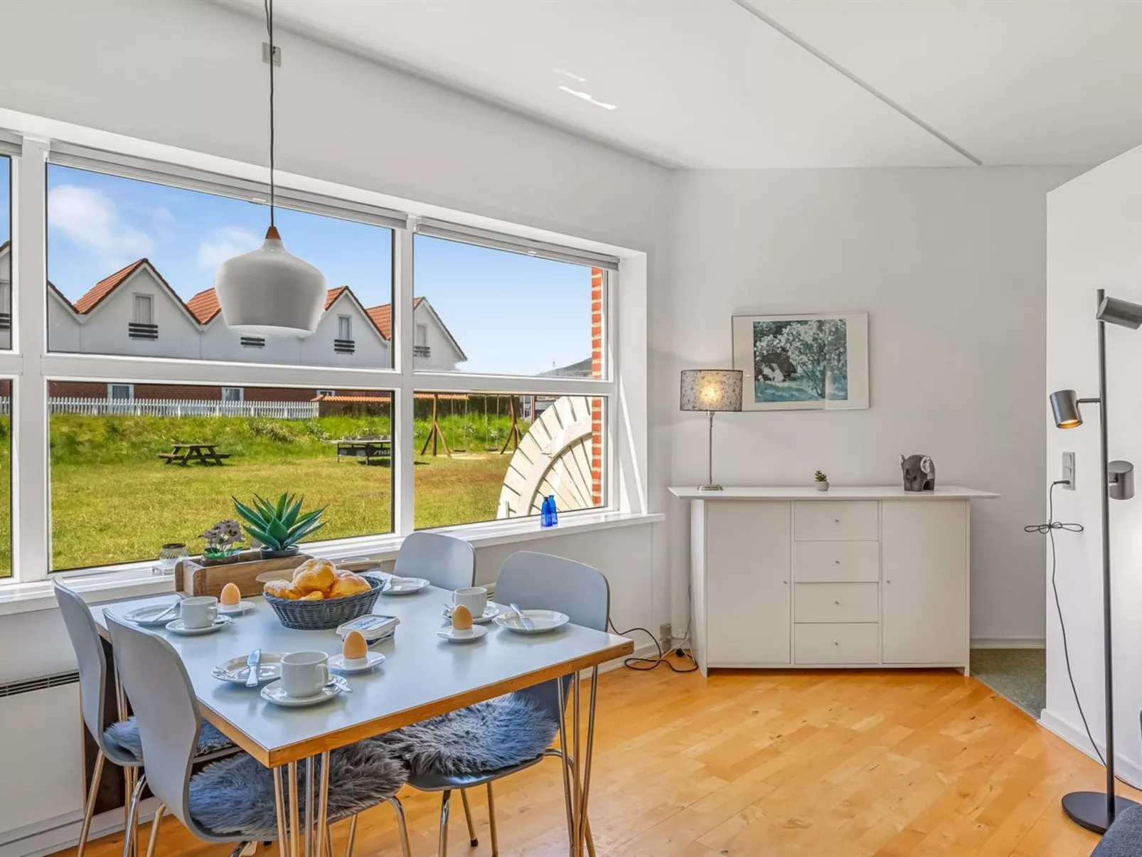 "Akai" - 100m from the sea - Binnen