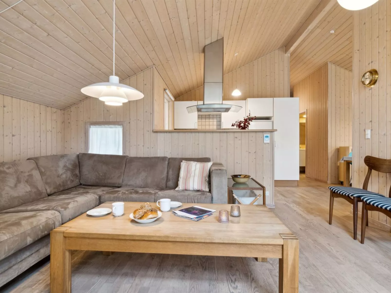 "Ava" - 850m from the sea-Binnen