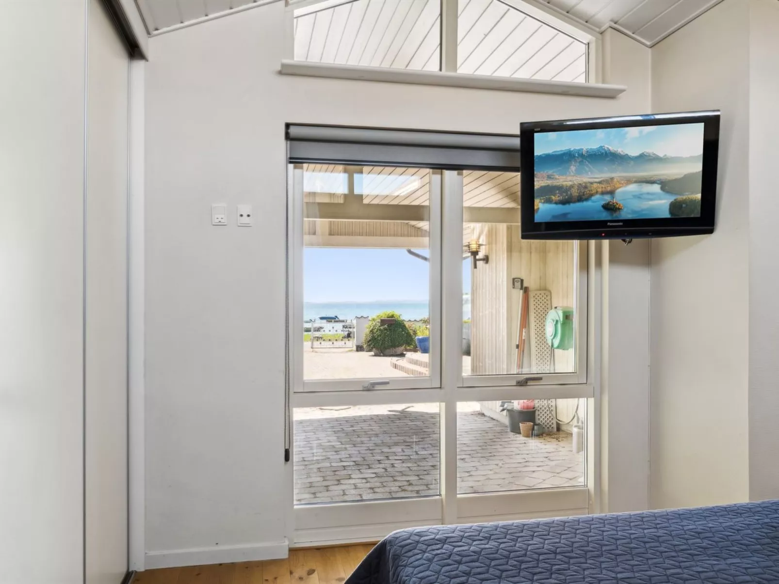 "Michel" - 25m from the sea-Binnen