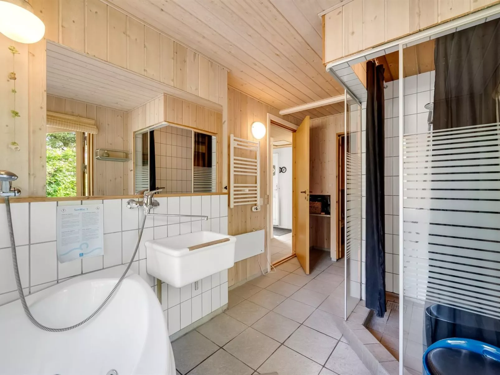 "Hilde" - 350m to the fjord-Binnen