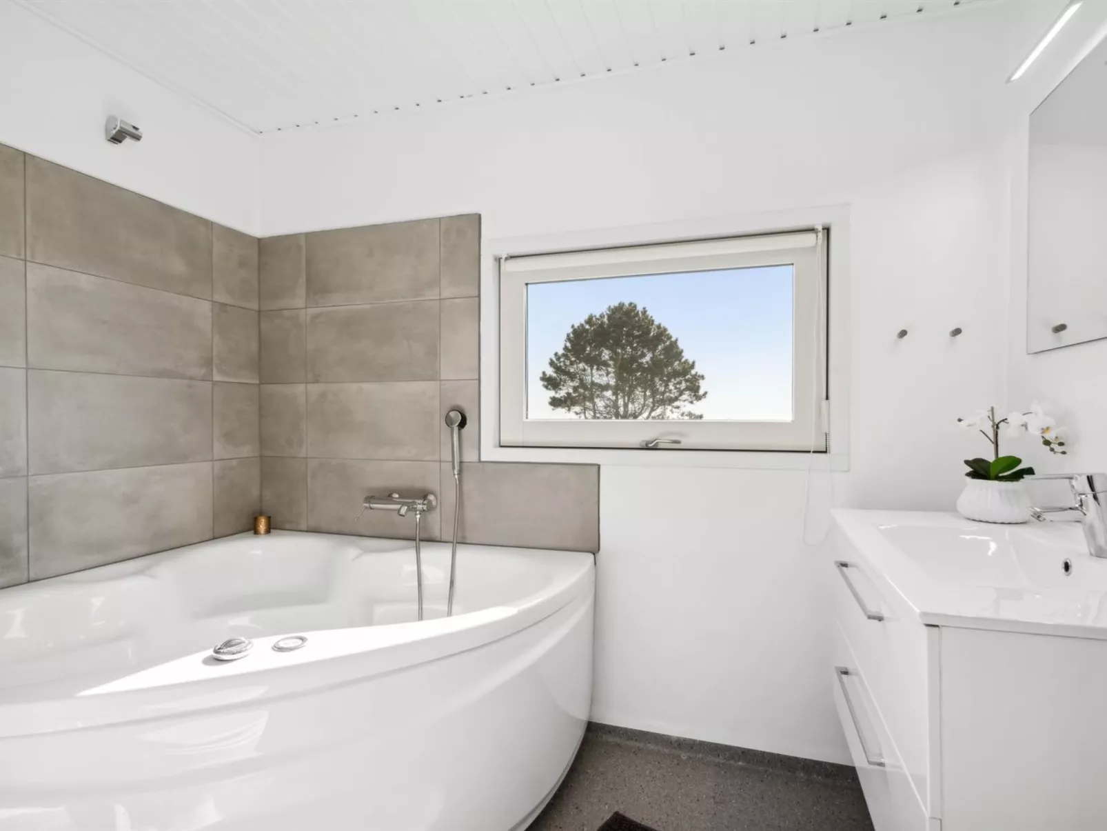 "Gerwin" - 150m from the sea-Binnen