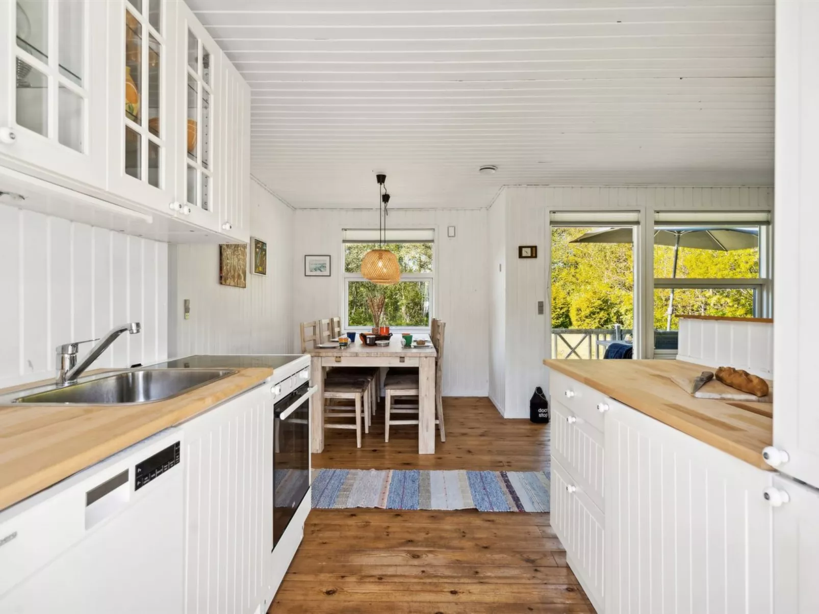 "Aldina" - 400m to the fjord-Binnen