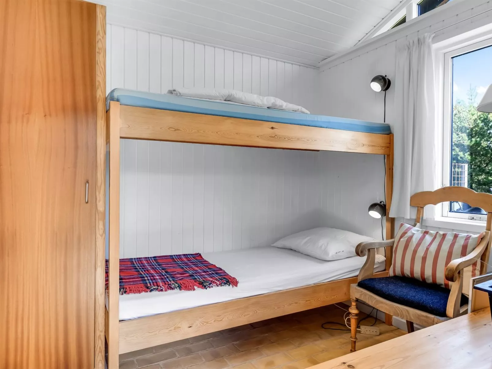 "Amarie" - 1km from the sea-Binnen