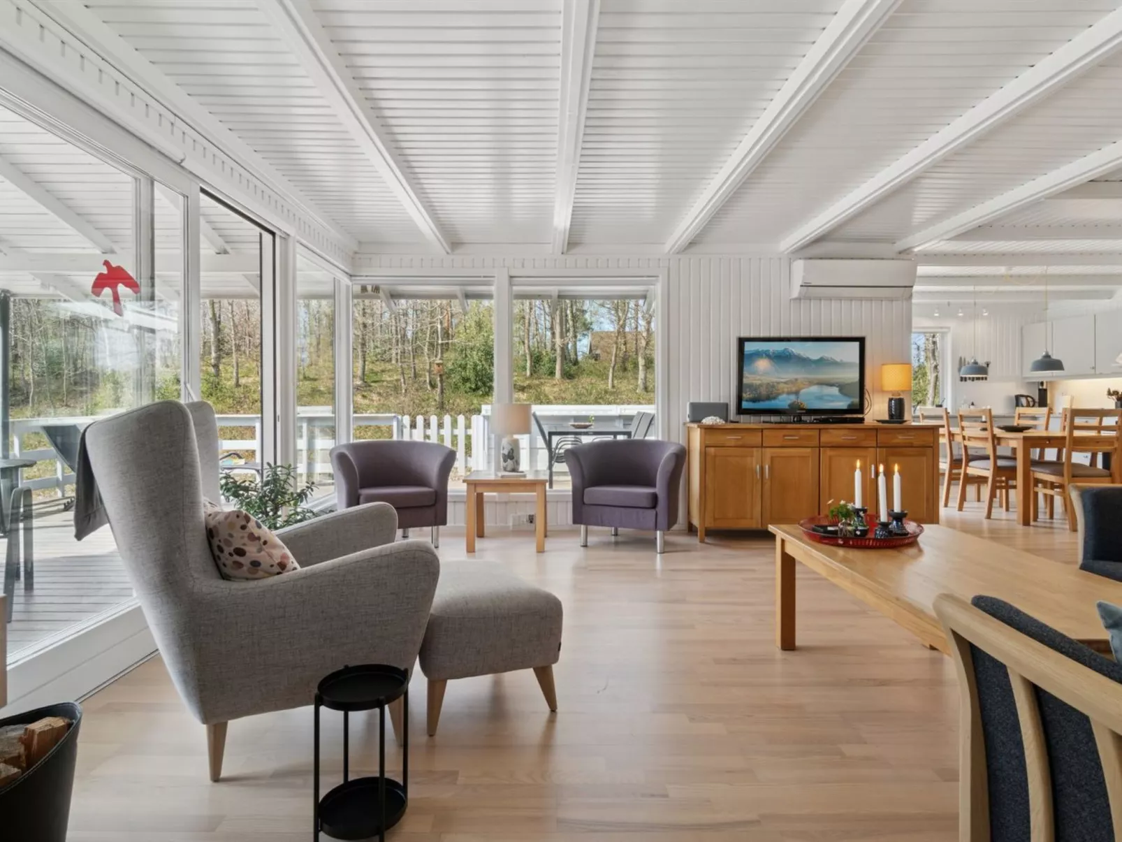 "Gjertrud" - 1km from the sea-Binnen