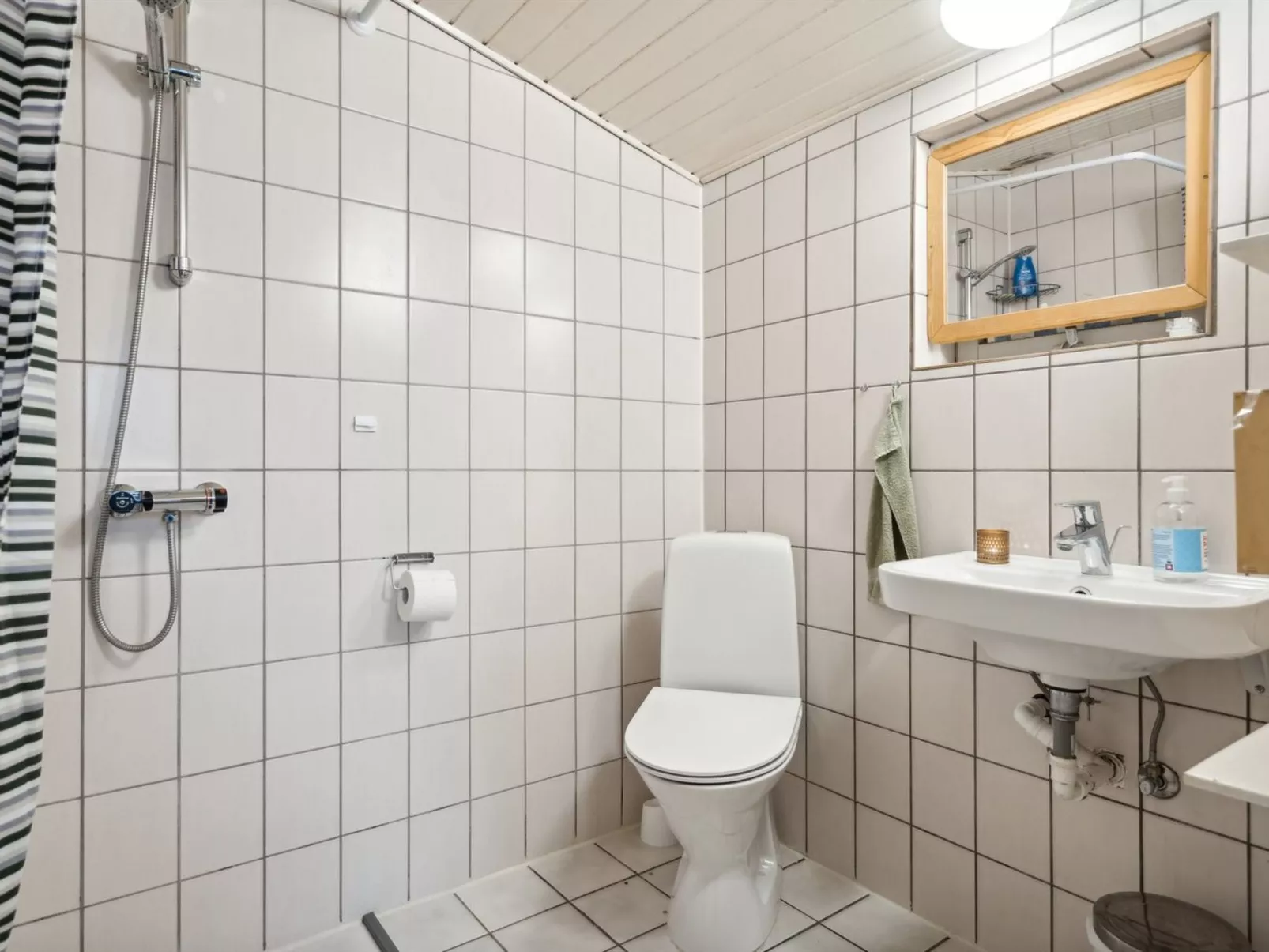 "Antonie" - 700m from the sea-Binnen