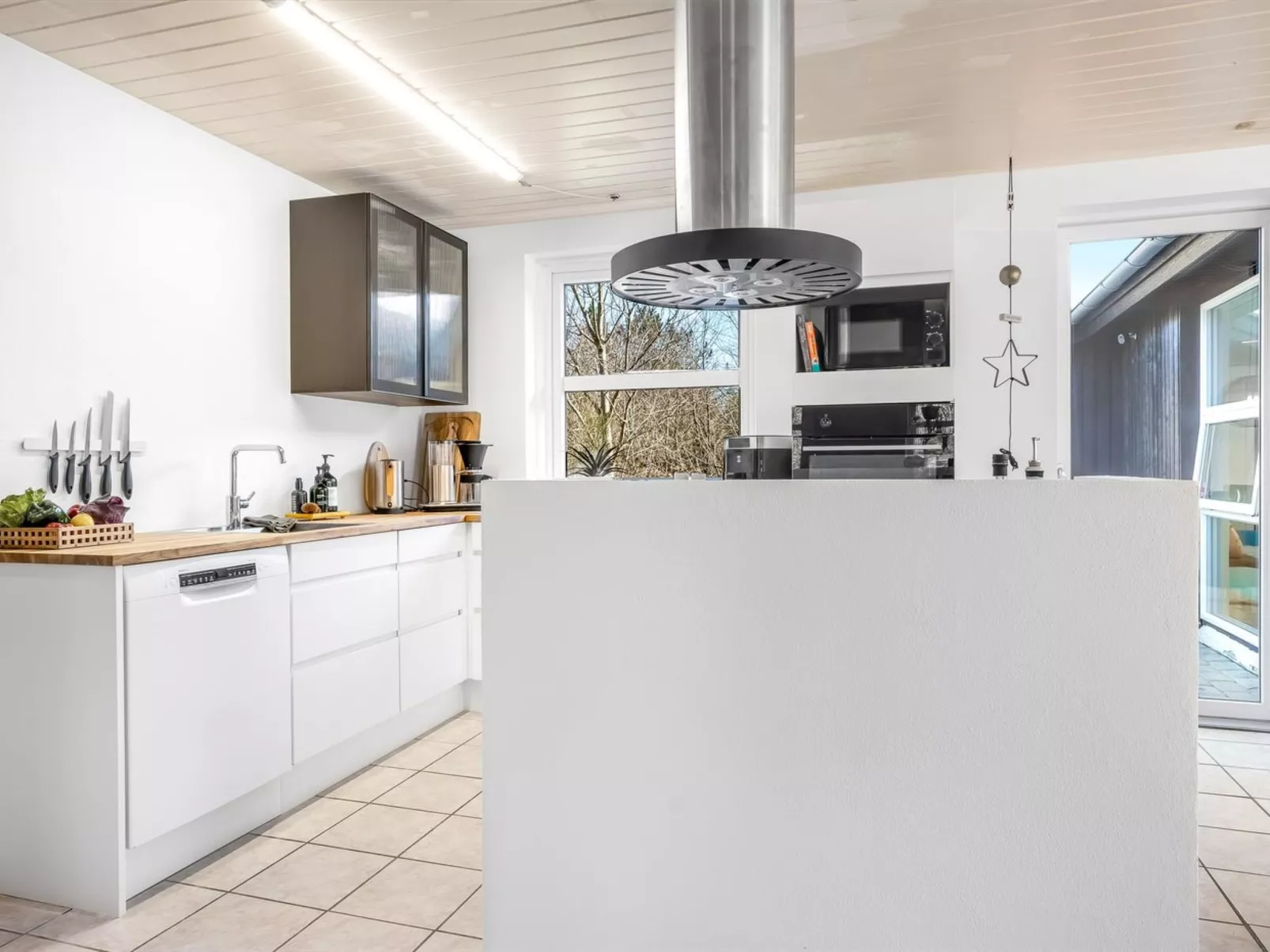 "Karmen" - 250m to the fjord-Binnen