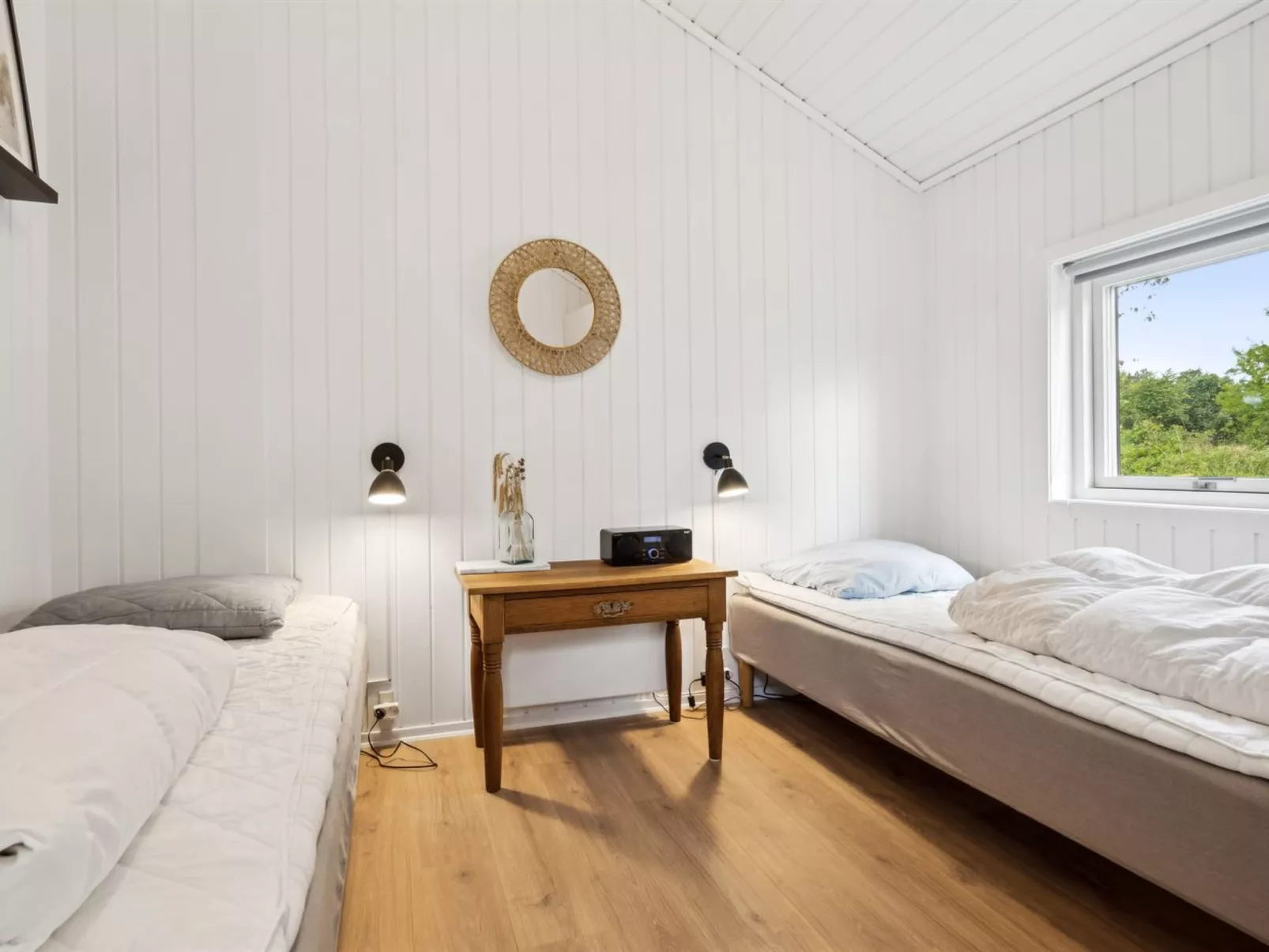 "Hermund" - 100m from the sea-Binnen