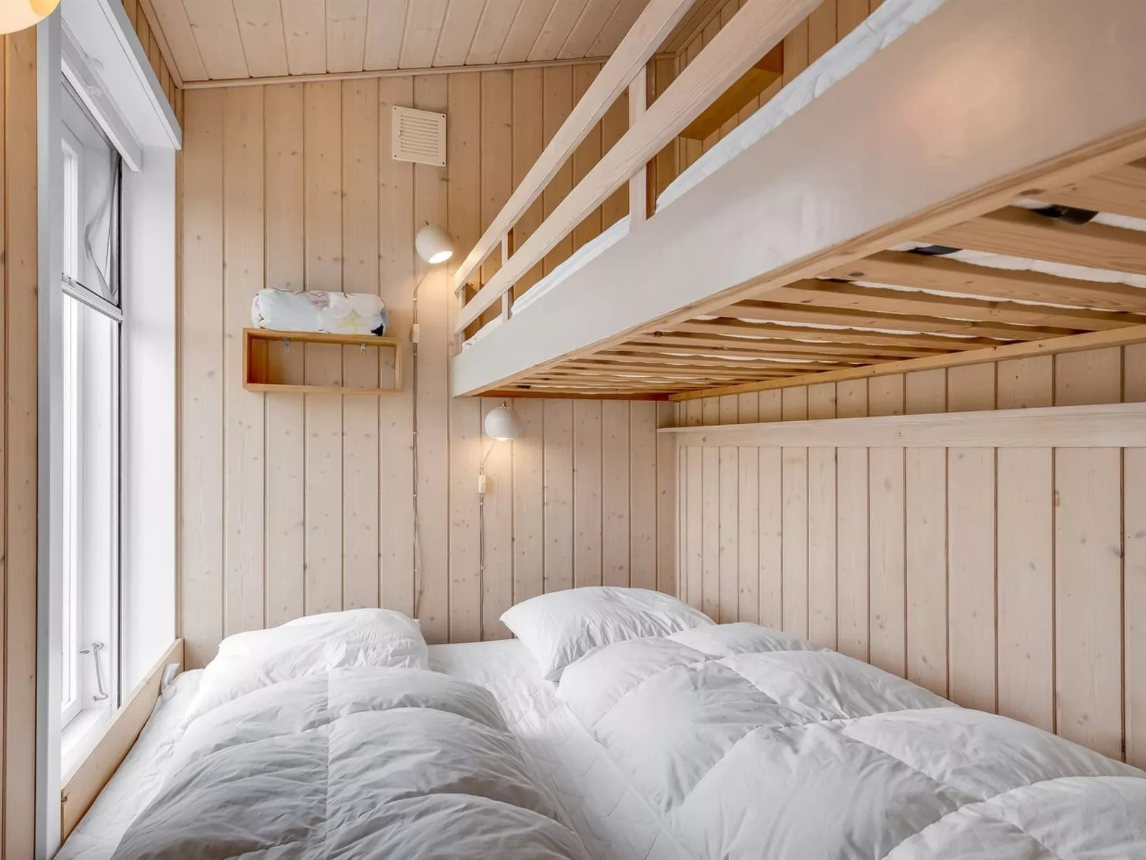 "Paaske" -  from the sea-Binnen