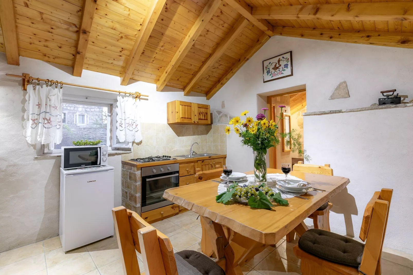 Stone House Harmony - One Bedroom Apartment with Patio and Garden View ( 1 )-Binnen