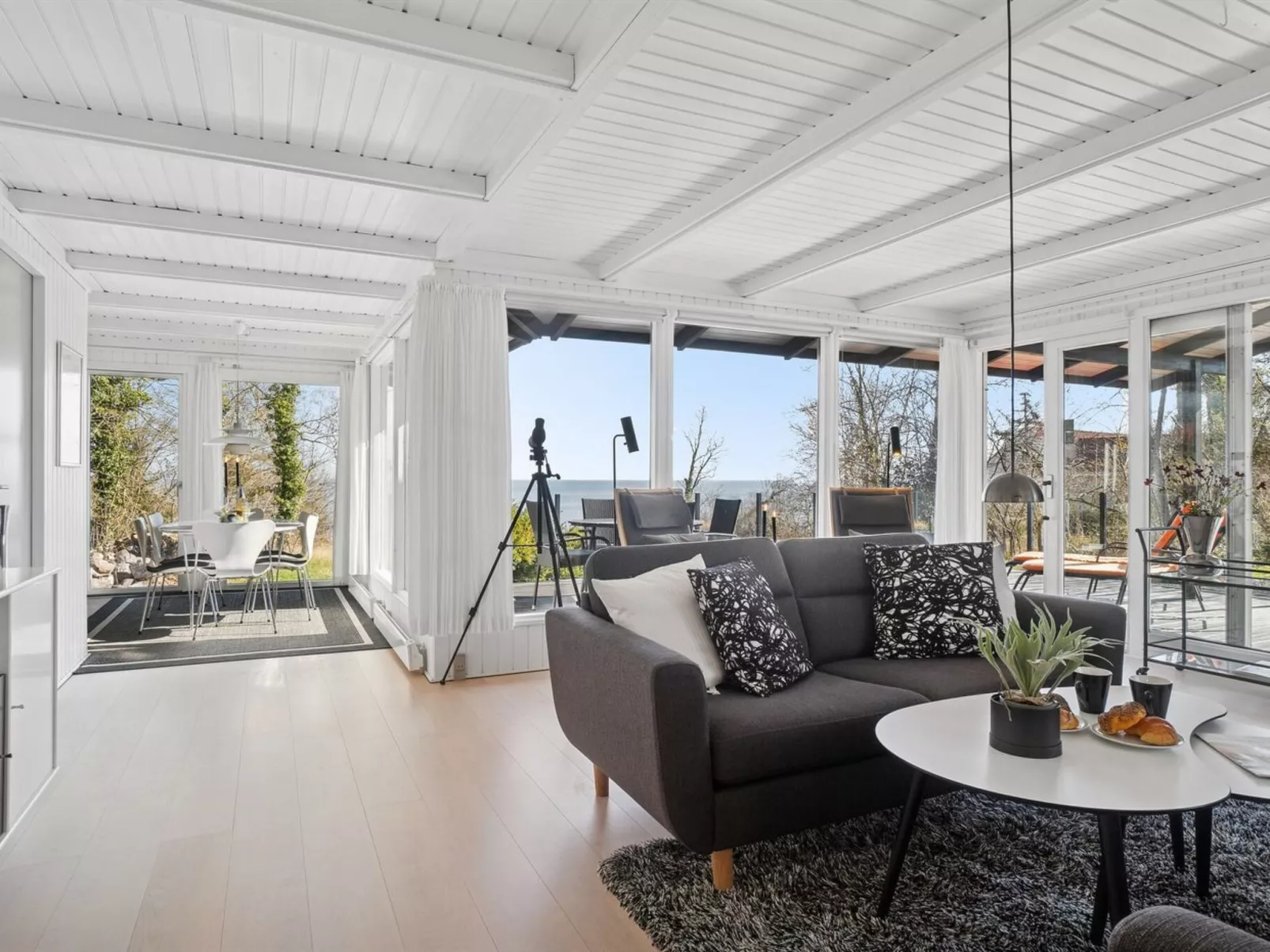 "Caren" - 75m from the sea-Binnen