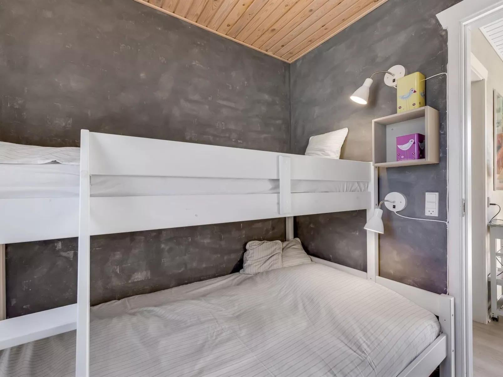 "Hermanni" -  from the sea-Binnen