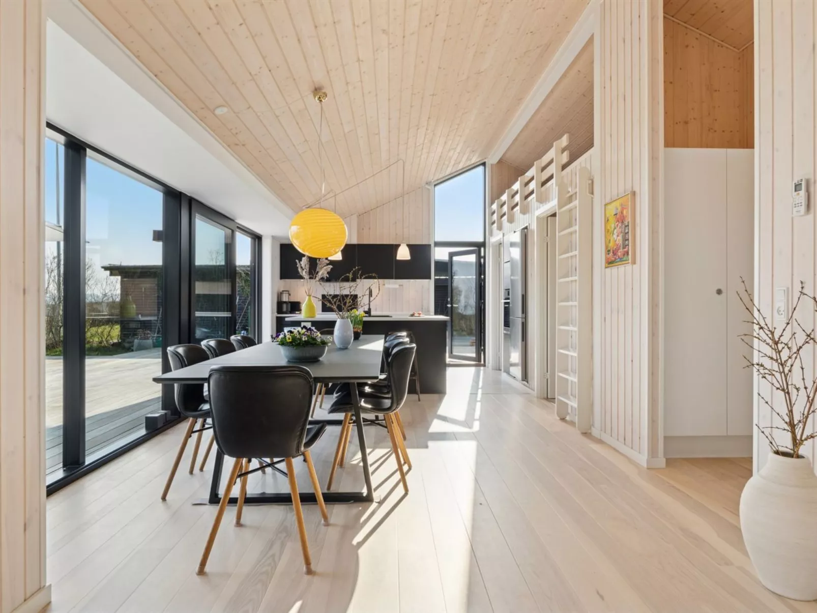 "Viveke" - 10m from the sea-Binnen