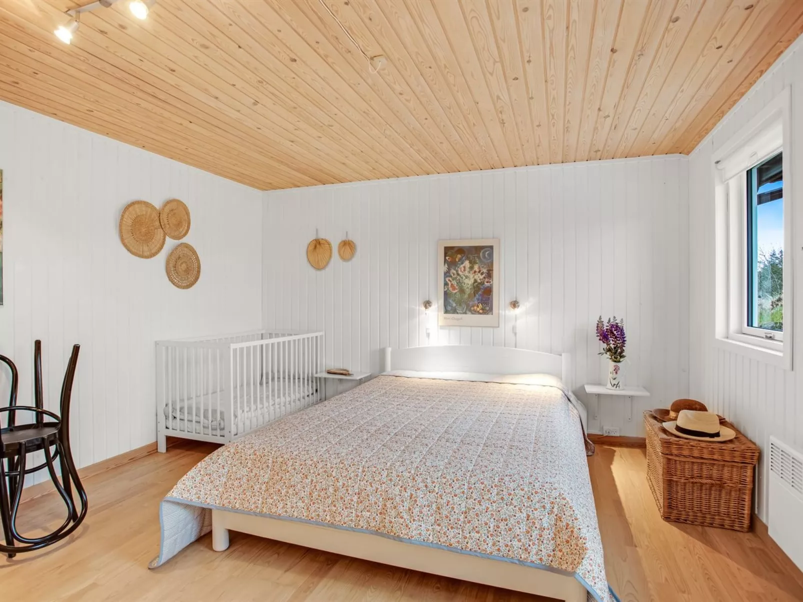 "Cate" - 900m from the sea-Binnen