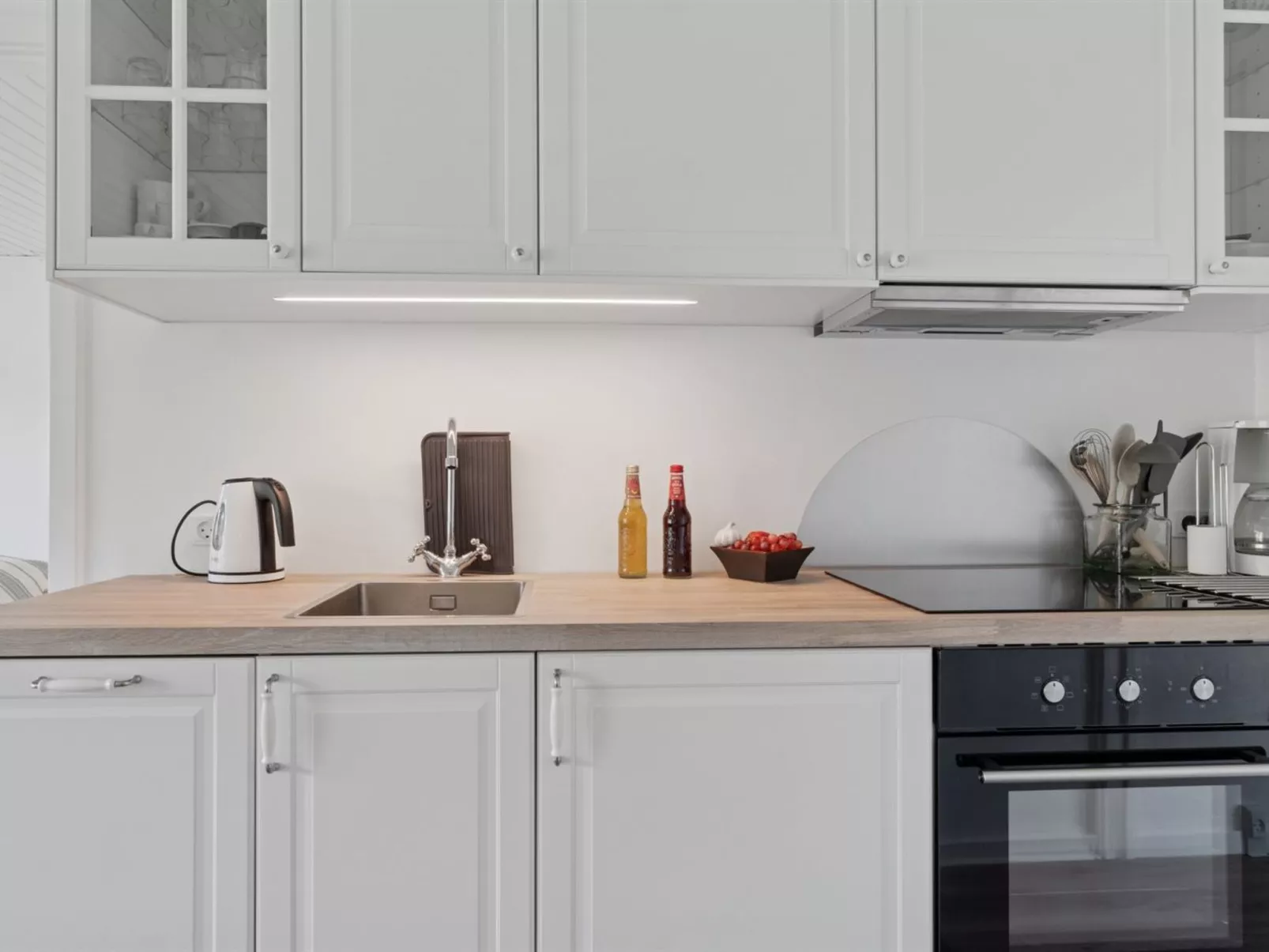 "Kate" - 300m from the sea-Binnen