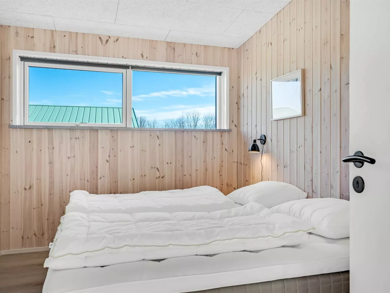 "Ilze" -  from the sea-Binnen