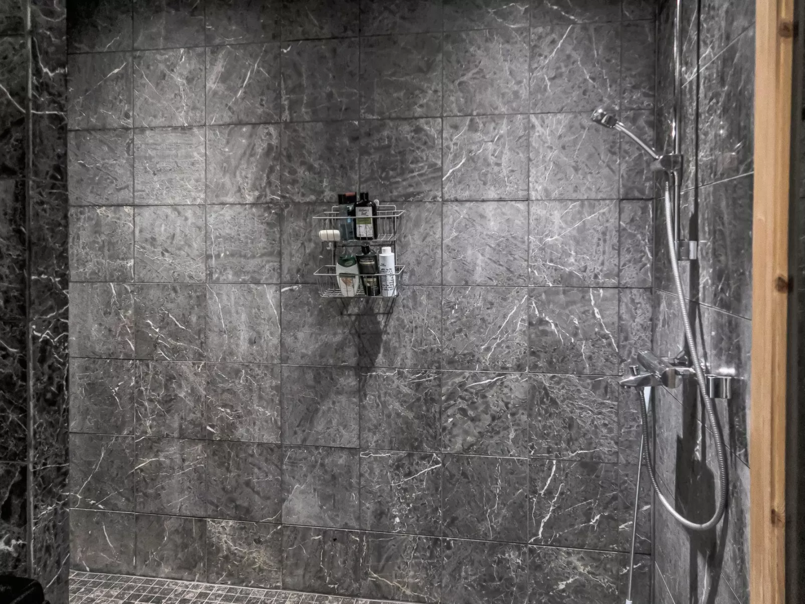 Saaruan aurinko-Binnen