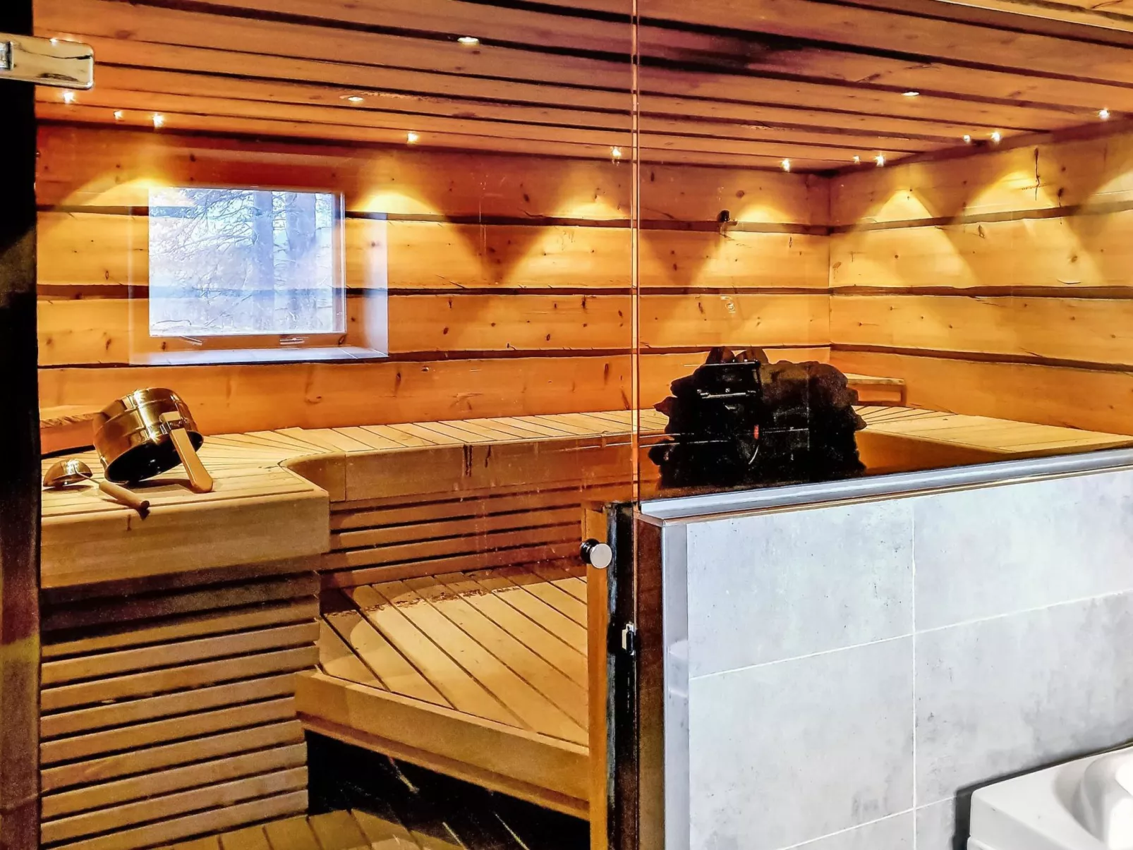 Domnan pirtti-Binnen