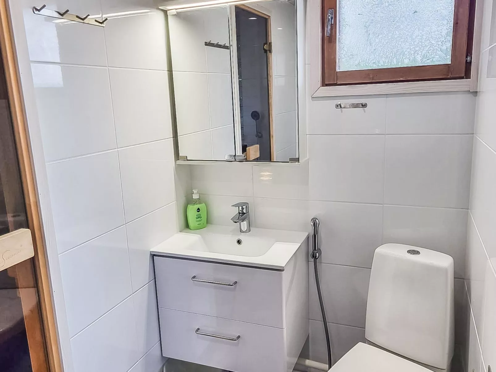 Aurinkoalppi 12a paritalon yläkerta-Binnen