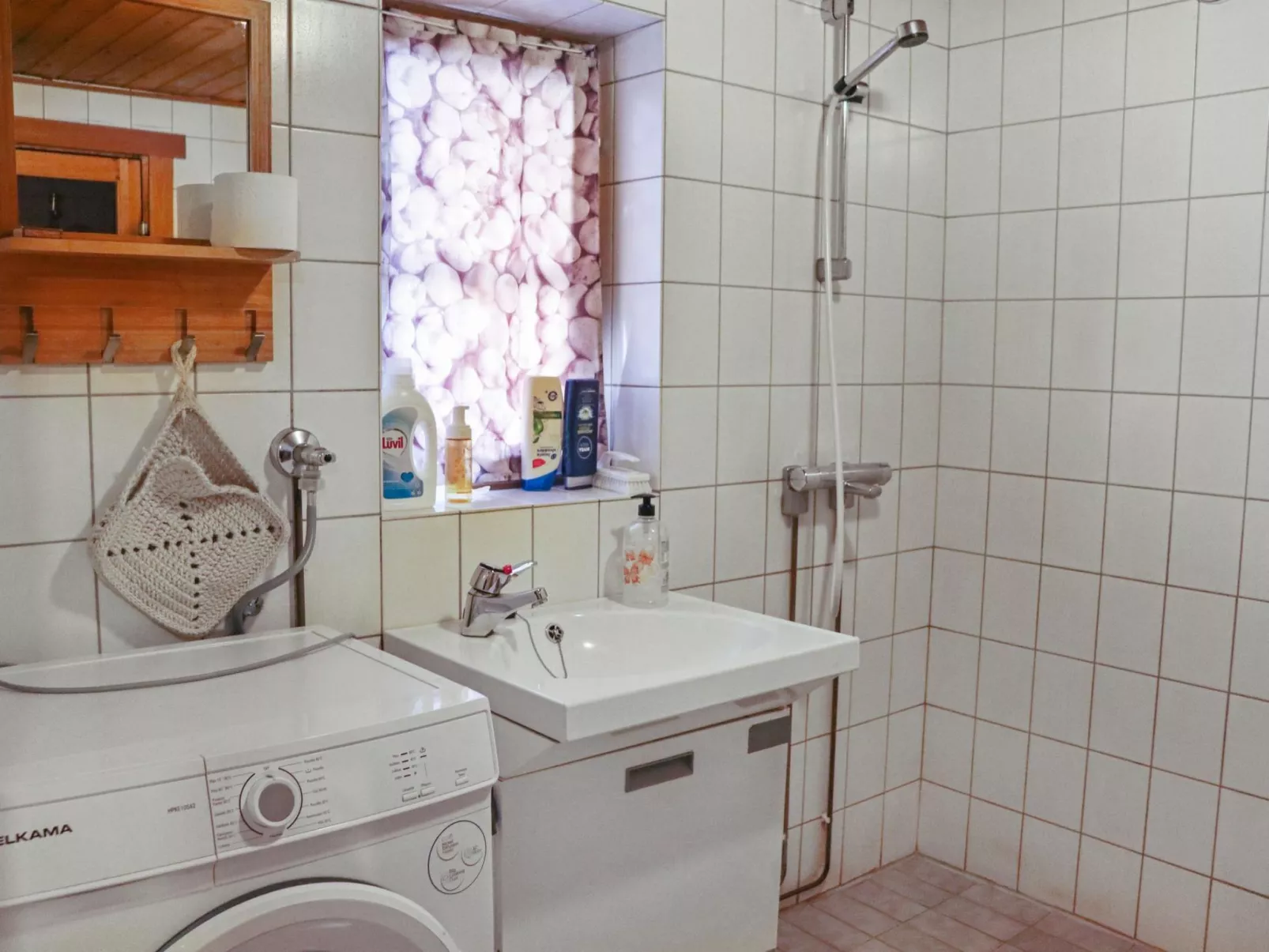 Alppitalo mökki-Binnen