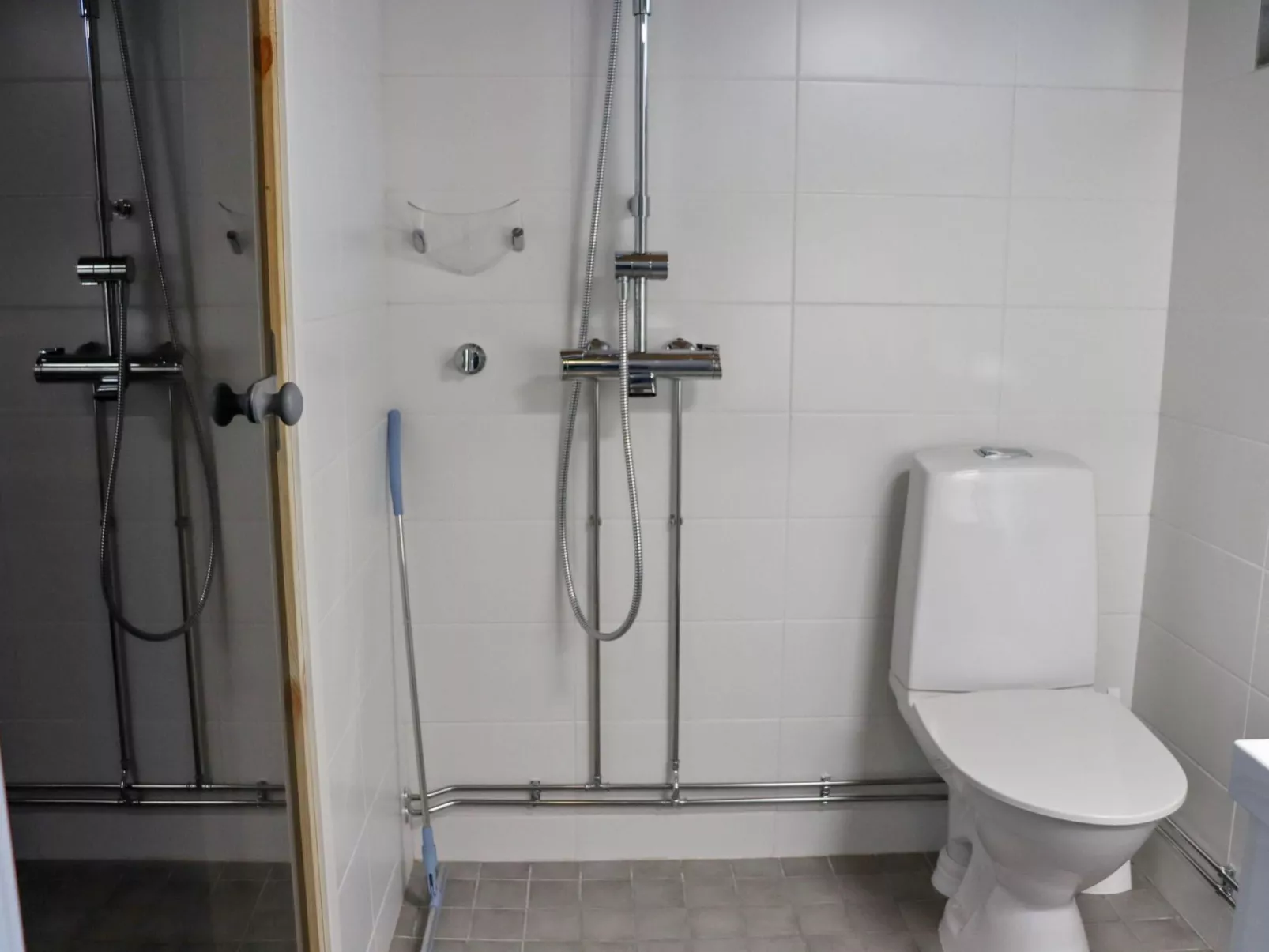 Hallantytär b4 paritalo-Binnen