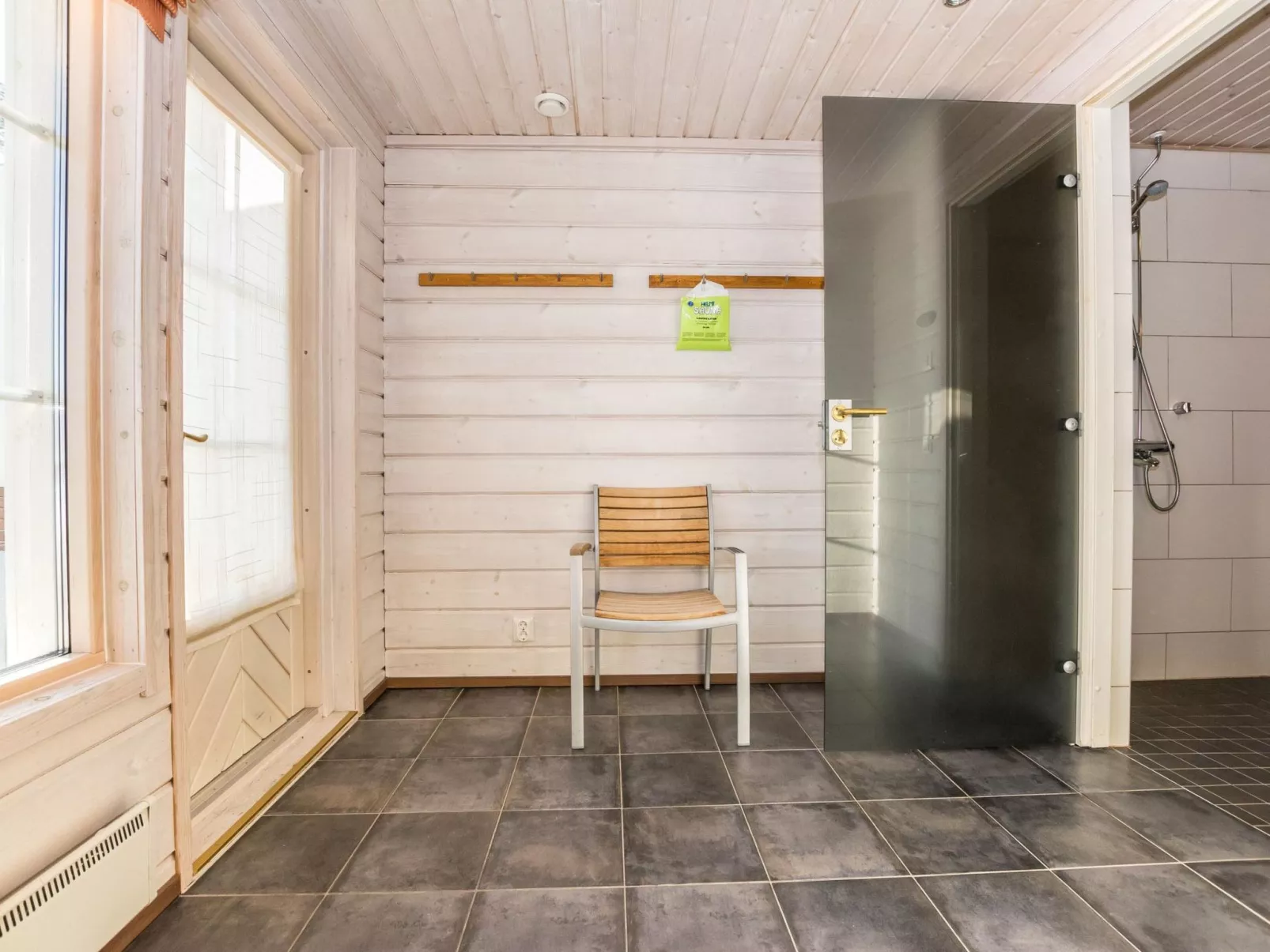 Aurinko-saaga 4 paritalo-Binnen